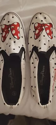 Preowned Disneys Parks Woman's Slip On Minnie Mouse Size 9 Shoe • $15.99