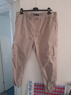 Zara Cargo Trousers Men • £3
