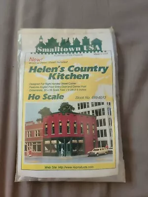 1:87 HO Scale Smalltown USA 699-6012 Helen’s Country Kitchen Building Kit • $15.55