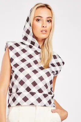 Checkered Sleeveless Hoodie • £5