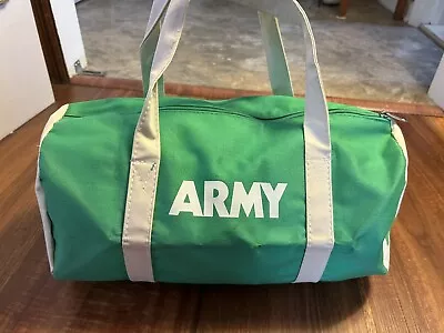 Vintage 1980s ARMY / ARMY RESERVE  BE ALL YOU CAN BE  Recruiting Small Duffle • $6.99