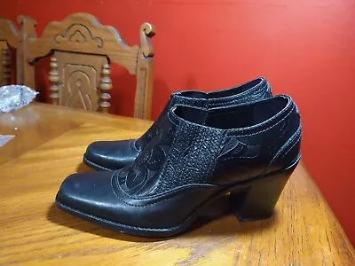 Antonio Melani Ankle Boots Size 6m Leather Upper Black • $34.99