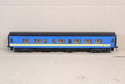 LIMA O GAUGE KIT BUILT CANADIAN VIA RAIL PASSENGER COACH Oi • £69.50