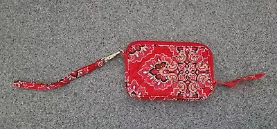 BG2 Vera Bradley Small Knit Wristlet Change Purse Red  • $7