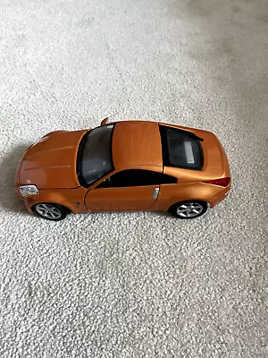 Nissan 350z  1/18  Maisto Model Car.  Good Condition No Box. Missing A Mirror • £5