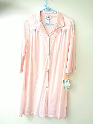 Vanity Fair Pink Duster/Robe New With Tags Button Front Size Medium 100% Nylon • $22.99