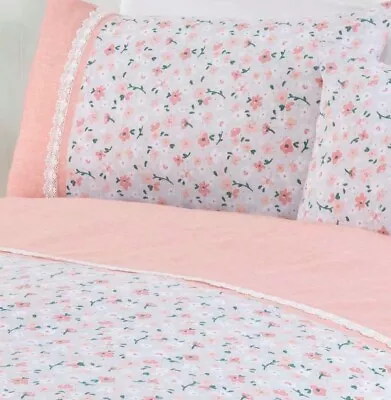 DOUBLE - Pretty Lace Trim Floral Duvet Cover Set - PINK • £8.99