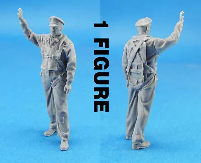 Legend Productions 1/32 WWII US Bomber Pilot On The Ground • $17.58