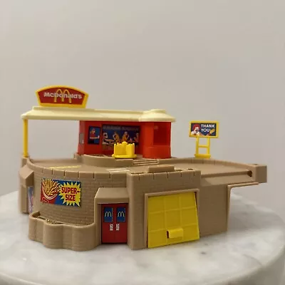 1996 Mattel Hot Wheels Portable  Mcdonalds Drive Thru Playset Not Complete READ! • $2.99