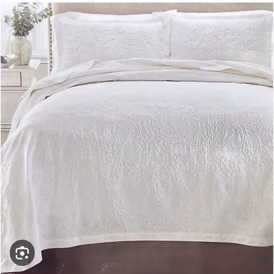 Martha Stewart Floral Matelasse 100% Cotton Bedspreads. • $89.99