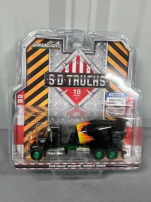 2019 Mack Granite Cement Mixer Black With FLAMES SD Series 18 GREEN CHASE 1:64 • $39