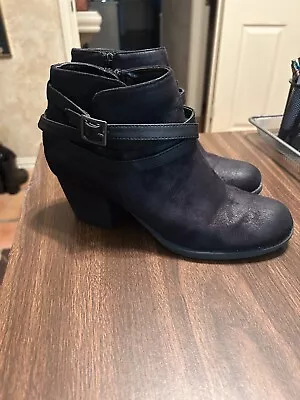 Crown Vintage Boots Womens 9 M Ankle Bootie Zip Suede Block Heels • $25