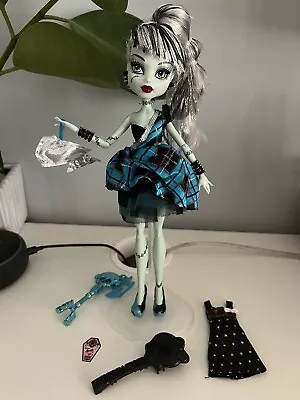 Monster High Sweet 1600 Frankie Stein Doll W/ Blue Key Mattel AND INVITATION • $36.95