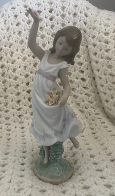$60 • Buy Lladro 6580 Garden Dance Figurine