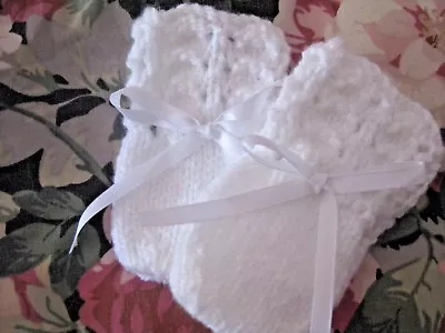 Hand Knitted Baby Mittens In White Size New Born (6) • £3.20