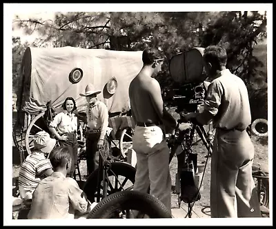 Louise Brooks + Buck Jones In Empty Saddle 1937 MAKING FILM DIRECTOR Photo 731 • £411.73