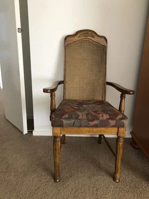 $30 • Buy Dining Chairs X 6