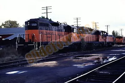 Vtg 1981 Train Slide 299 Milwaukee Road Engine X1G193 • $5