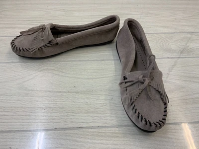 $23.08 • Buy Minnetonka Kilty Suede Loafers, Women's Size 9.5 M, Gray NEW MSRP $54.95