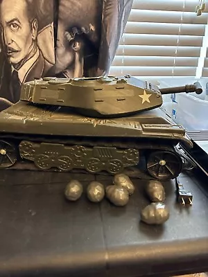 Plastic Vintage Army Tank 18 Inch Toy With Artillery Balls Green • $89.99