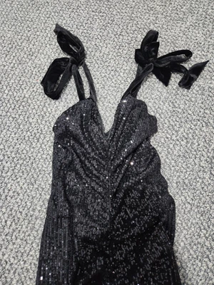 $14 • Buy Asos Design Uk10 Black Sequin