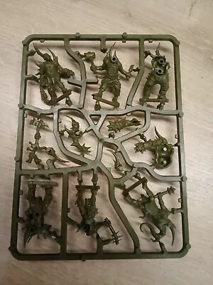 Warhammer Figures X 6 Brand New On Sprue • £2