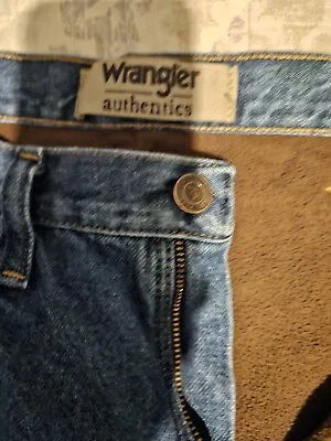 EUC Wrangler Authentics Med Wash Fleece Lined Denim Blue Jeans A001 Mens 34x30 • $24.99