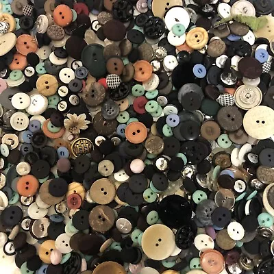 Mixed Lot Vintage Buttons - 15 Oz ~400 Buttons • $6.99