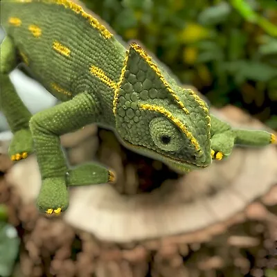 Veiled Chameleon Baby Incredible Creatures Figure Safari Toy Realistic Lizard • $10