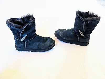 UGG Australia Meadow Waterproof 1008043 Black Suede Women's Size 7 • $19.99