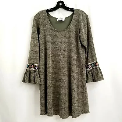 VaVa By Joy Han Shift Dress Gray Embroidered Bell Sleeves Lined Med Scoop Neck • $21.28