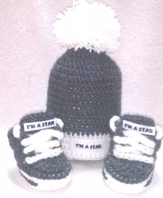 Baby Crochet Knitting Hand Shoes Trainers Sneakers Clothes Socks Hats Caps Boots • £9.90