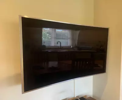 Samsung UE55JS9000TXXU. 55' Curved TV • £100