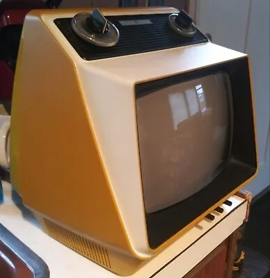 1975 General Electric Vintage/Retro 9 Inch Screen Television Set Model ASF1703 • $500