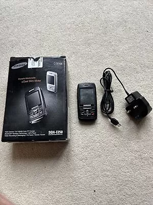 Samsung Sgh E250 Mobile Phone And Charger  - Turns On • £0.01