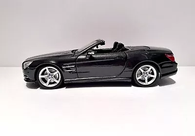 Maisto Mercedes Benz SL 500 Black Convertible 1:18  READ DESC. • $59.95