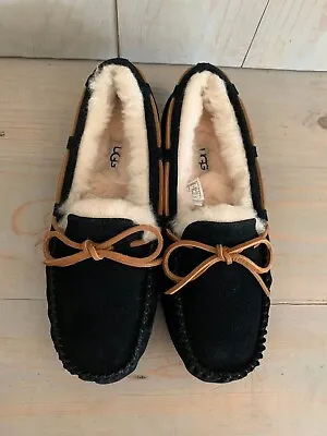 UGG DAKOTA BLACK SUEDE   WOOL  LINED SLIPPERS WOMENS MOCCASINS US 11new • $69