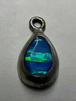 Mexico Teardrop Silvertone Pendant Foil ?? Opal?? • $8