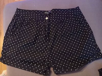 Dorothy Perkins Ladies Black Polkadot Shorts Size 14 • £7