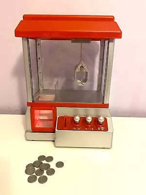 Toy Candy Grabber/Mini Claw Machine Game Electronic Lights & Music Arcade • £10
