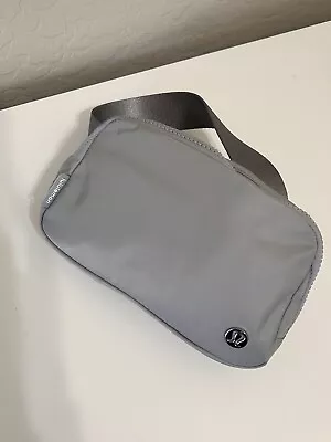 NWT$38 Lululemon Everywhere Belt Bag 1L  (7.5”x2”x5”) Silver Drop SILD • $38