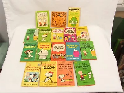 Lot Of 17 Vintage The Peanuts Books Charles Schulz PB 1960s-70s Charlie Brown • $18.95