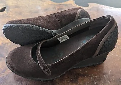 Merrell Womans Mary Jane Suede Brown Wedges Petunia Size 7 • $29.90