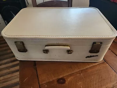 Vintage Lady Baltimore Suitcase Ivory W/ Purple Lining Hardshell Luggage 21x14x7 • $69