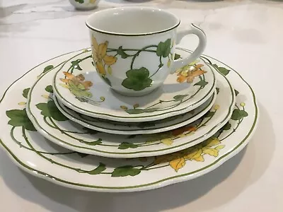 Villeroy/ Boch EIGHT 5 Piece China Place Settings GERANIUM  Discontinued Pattern • $878
