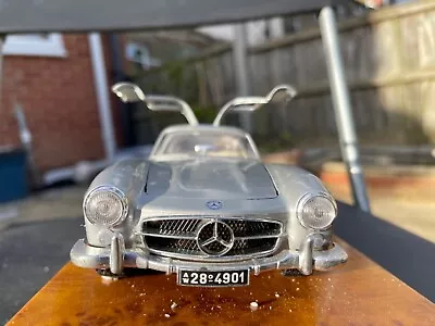 Bburago 1:18 1954 Mercedes Benz 300SL Gull Wing Silver Classic Vintage Model 124 • £40