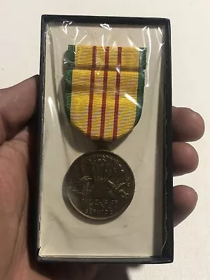 New NOS Vietnam Service Medal W/ Ribbon Bar Box Set US Army Military Medal • $12.95