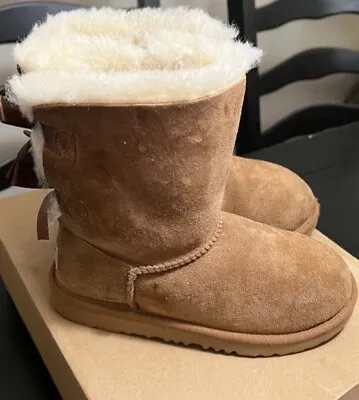 Bailey Bow Uggs • $80