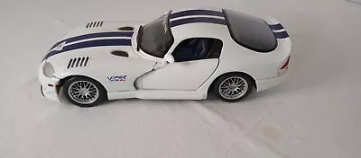 Maisto Dodge Viper GTS-R 1997 1/18 Scale Die-cast With Stand • $26.87