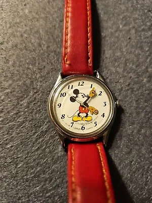 Vintage Men's Lorus Mickey Mouse Watch V515-6000 • $15